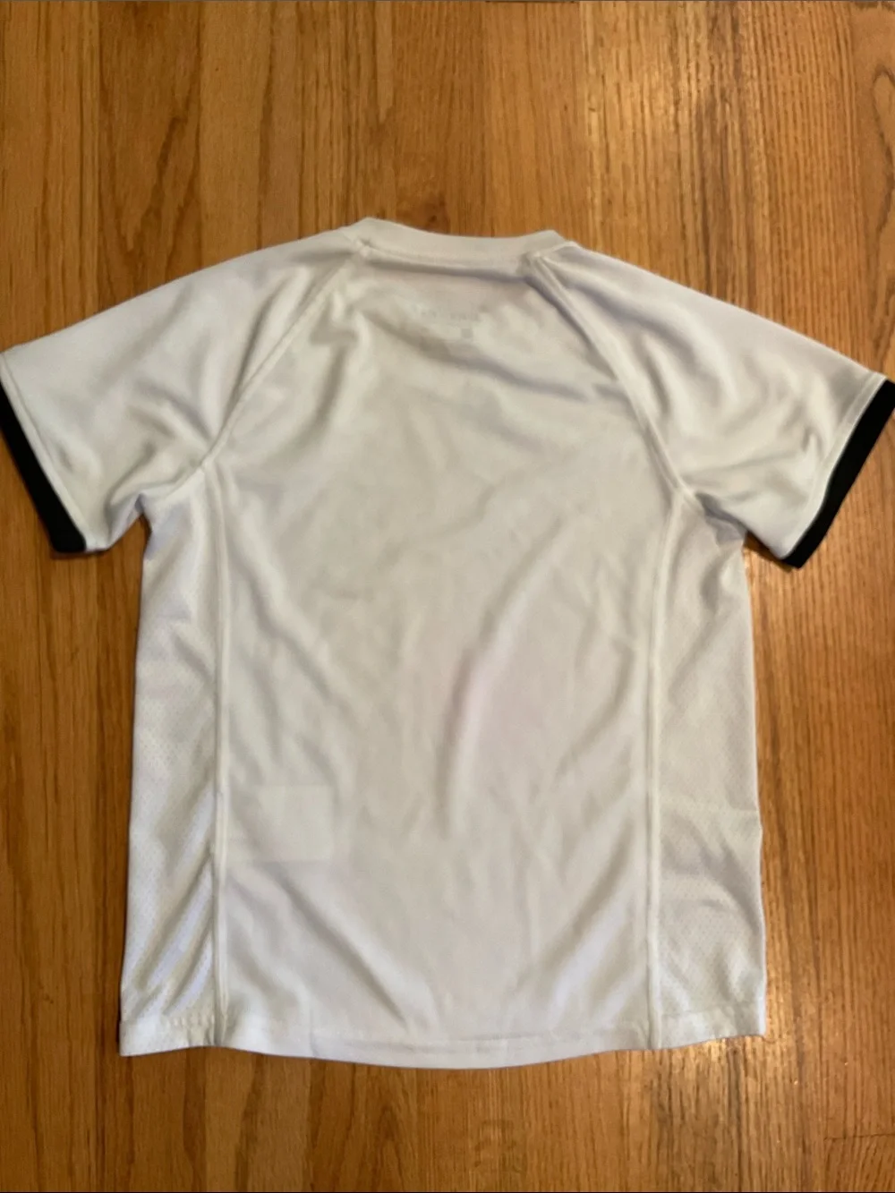 NIKE - TEE - Dri-Fit - White Black Nike Logo  &  Sleeve Boy’s Size S -Short Slee